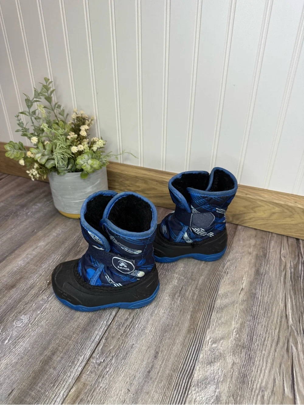 Kamik Snowybug 6 Blue and Black Winter Snow Boots Fleece w Velcro Boys Toddler 5